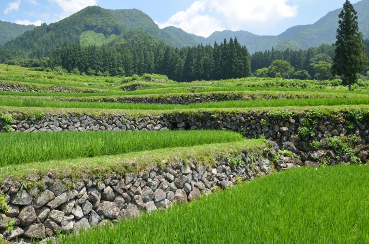 Отель Nabekura Kougen Mori-No-Ie Iiyama Экстерьер фото