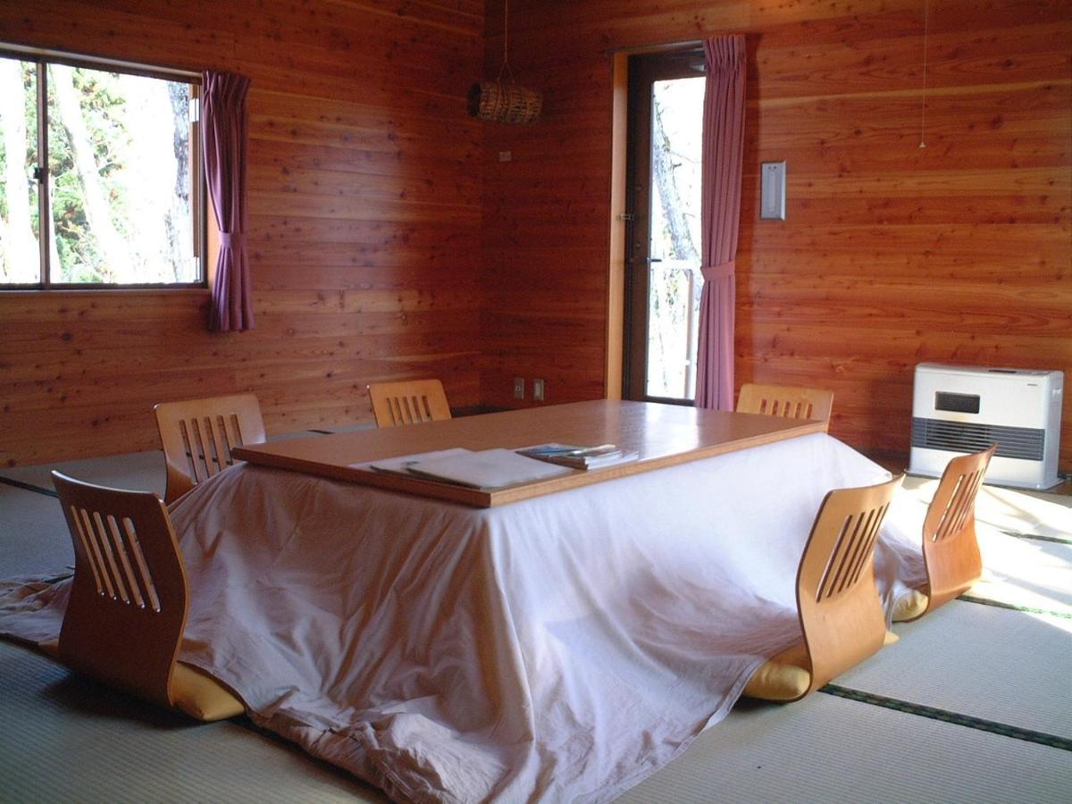 Отель Nabekura Kougen Mori-No-Ie Iiyama Экстерьер фото